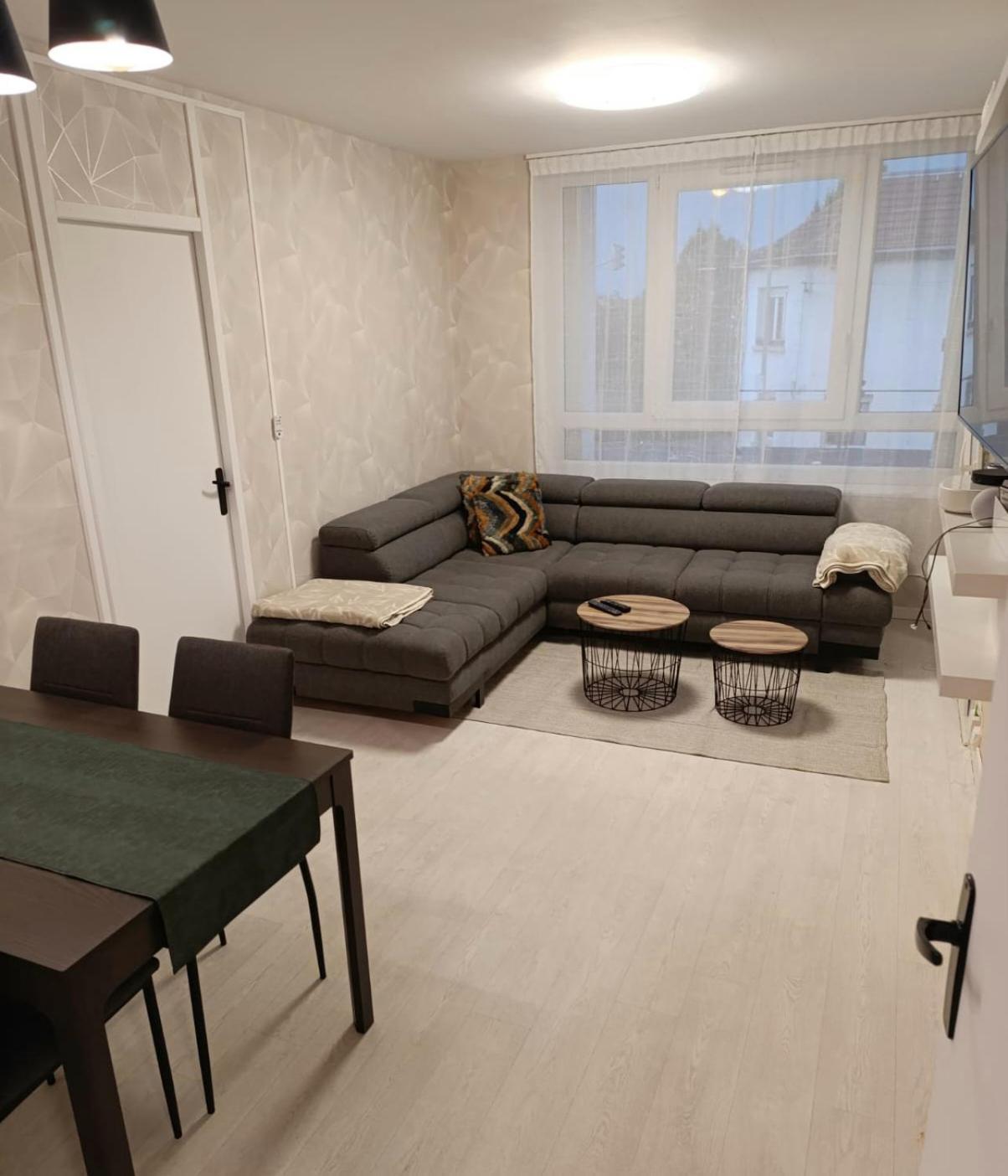 Jolie Moderne A Centre